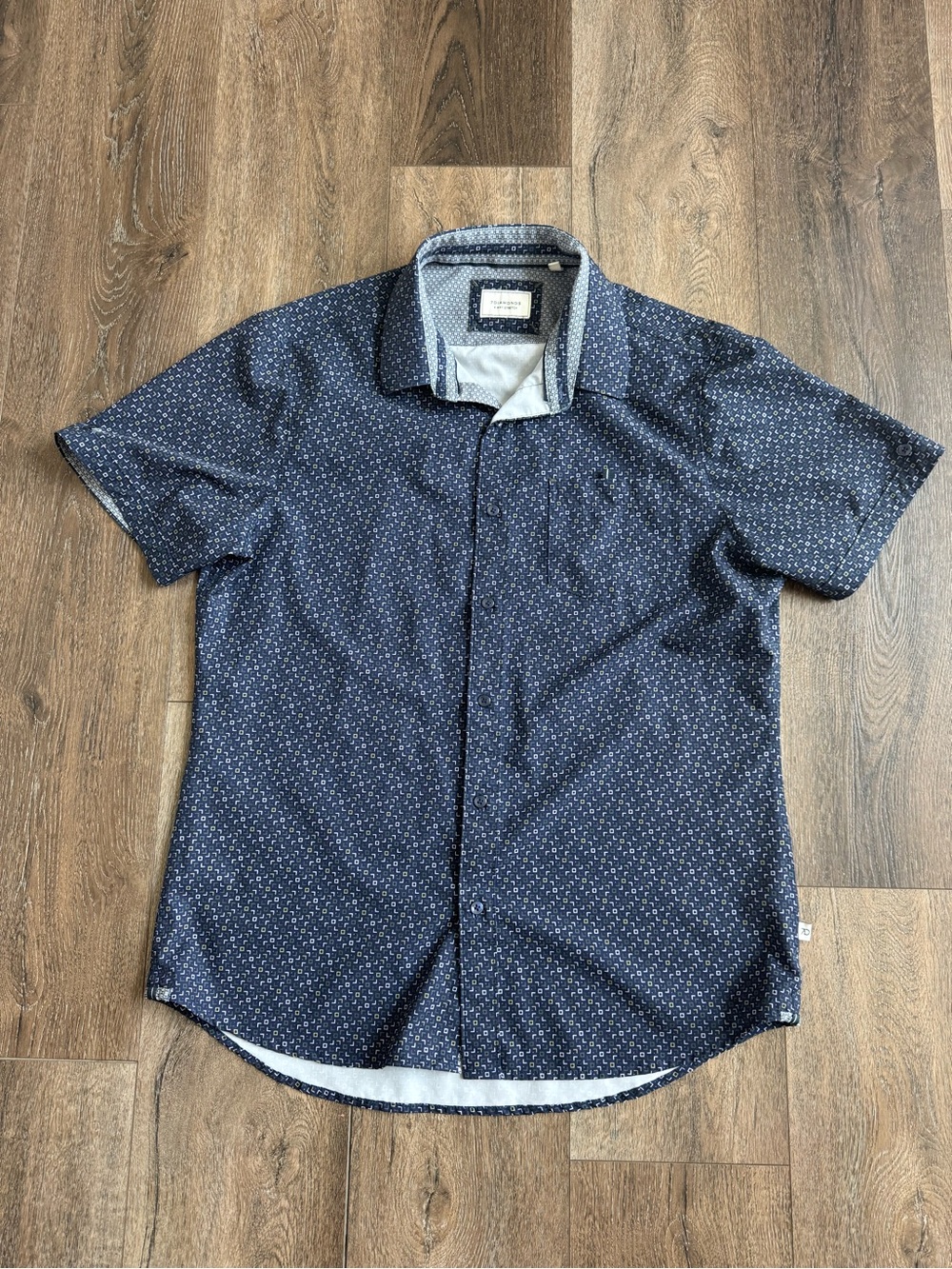 7 Diamonds Men's Navy Micro-Print Short Sleeve Button-Down Shirt Size Medium